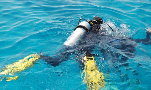 Scuba diving equipment